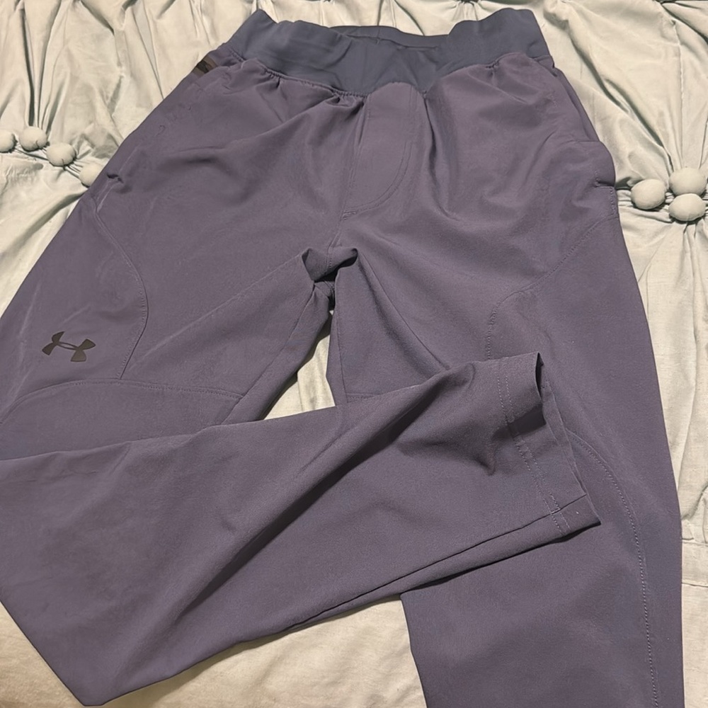 Men’s fitted under armour pants